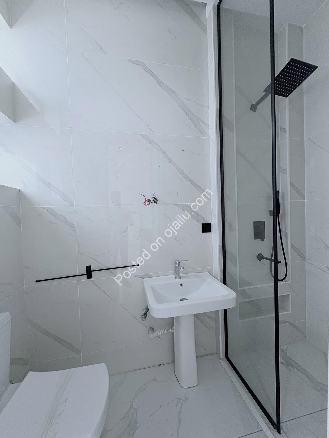 Lekki’s Ultimate 6-Bedroom Estate Masterpiece