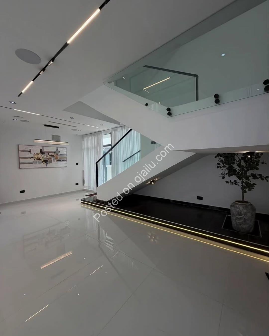 5-Bed Smart Duplex: Cinema, Pool & Elevator