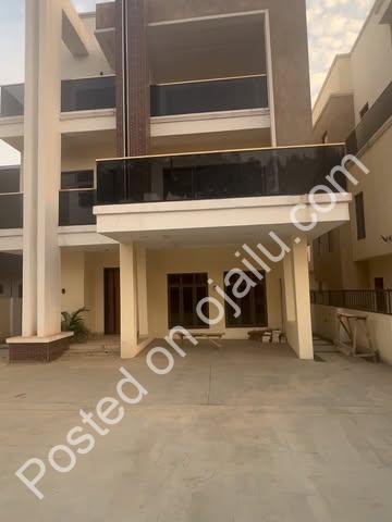 5-Bedroom Gwarinpa Duplex with BQ & Express Access