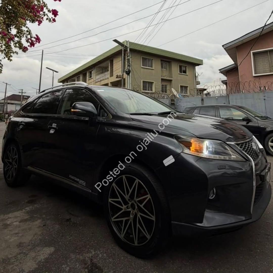 “Pristine 2011 Lexus RX350: Unmatched Luxury, Unbeatable Value”