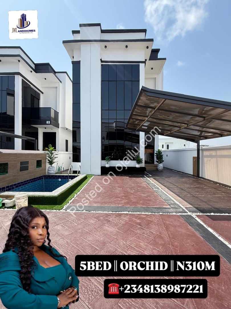 Lekki’s Elite 5-Bedroom Oasis with Pool