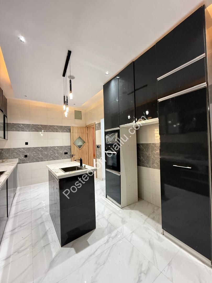 Lekki’s Elite 5-Bedroom Oasis with Pool