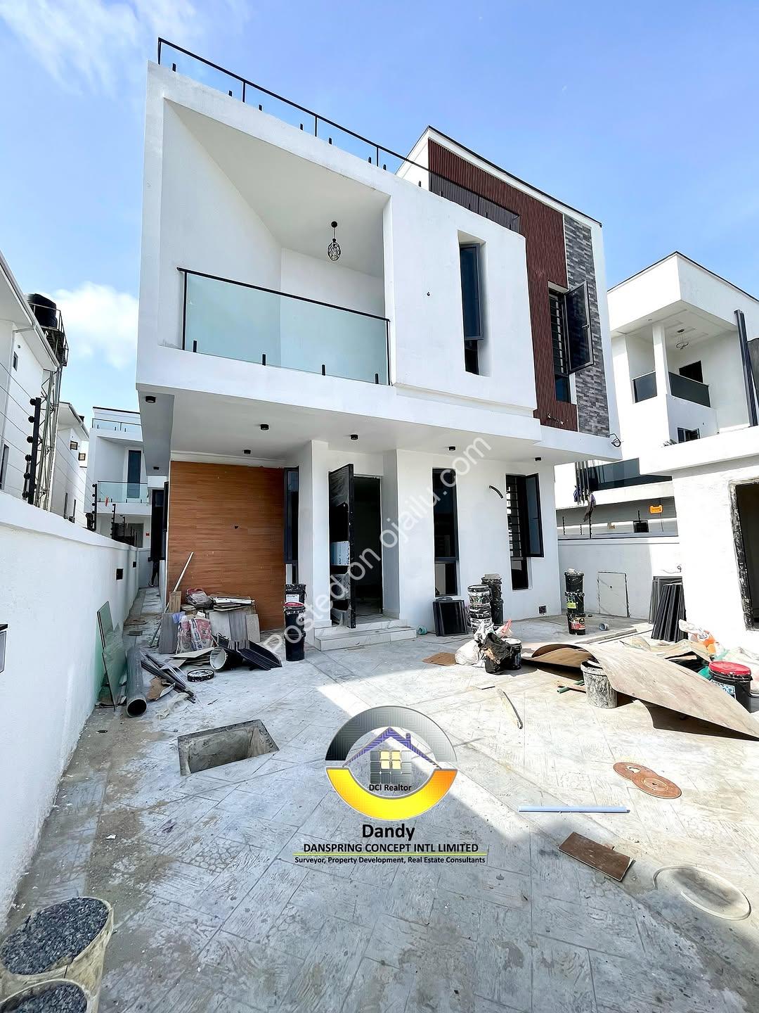 Stunning 5-Bed Ikota Villa: Your Dream Lagos Lifestyle Awaits