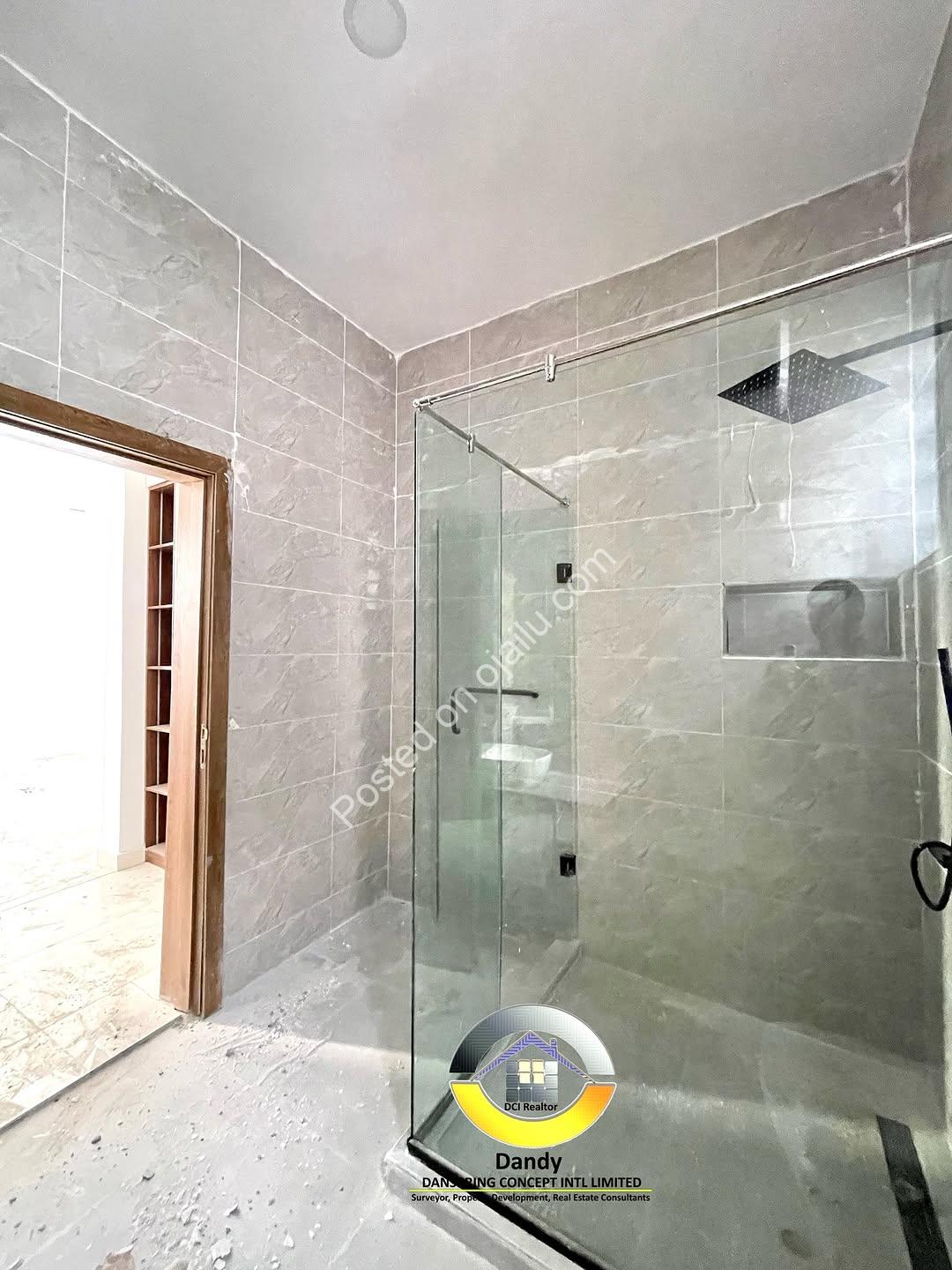 Stunning 5-Bed Ikota Villa: Your Dream Lagos Lifestyle Awaits