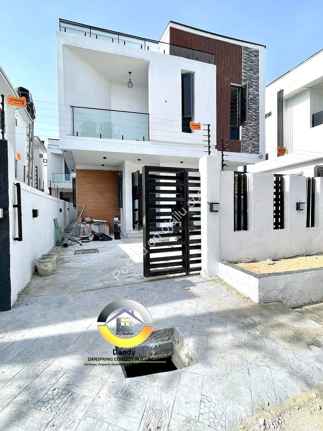 Stunning 5-Bed Ikota Villa: Your Dream Lagos Lifestyle Awaits