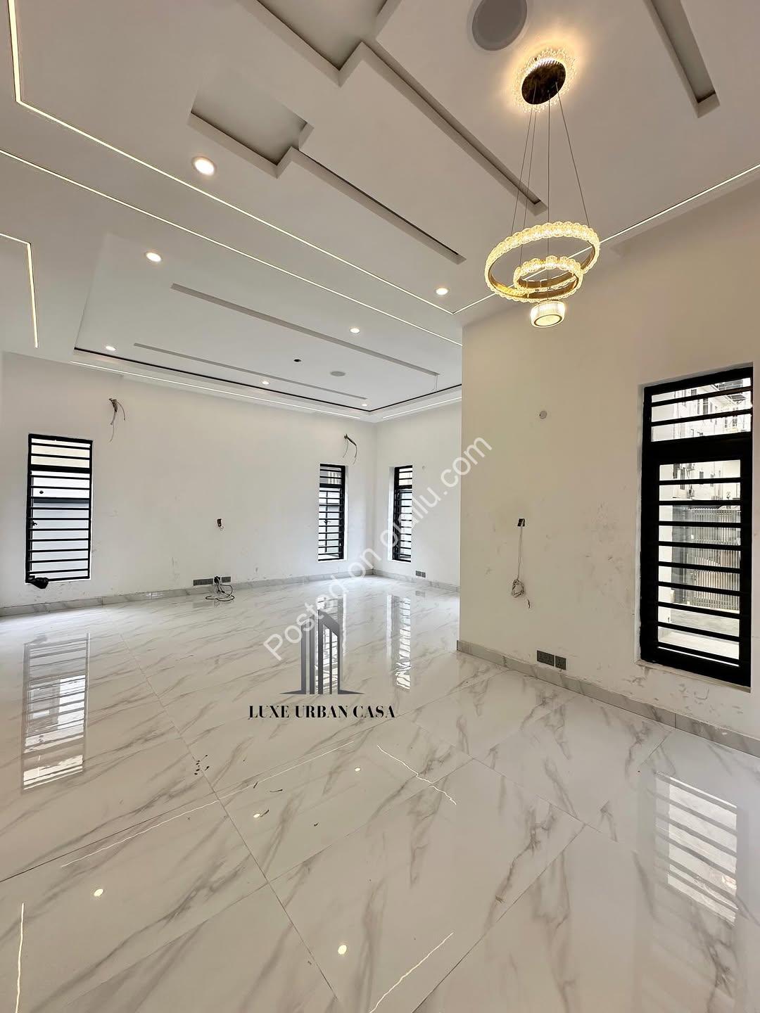 Chevron’s Premier 4-Bedroom Haven with Luxury Amenities