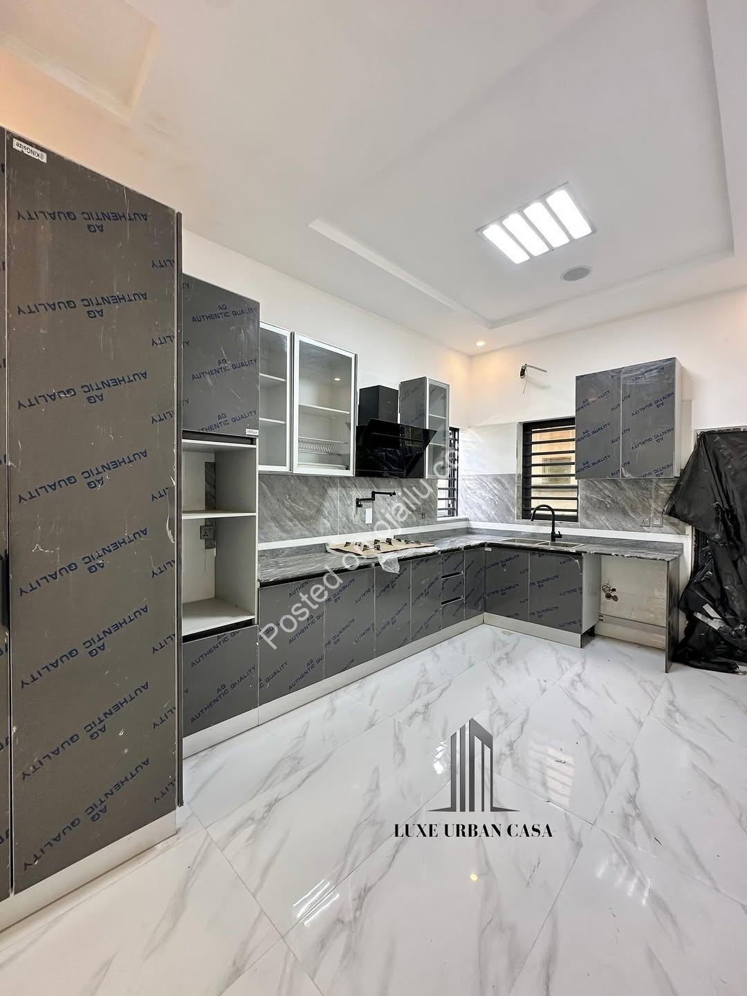 Chevron’s Premier 4-Bedroom Haven with Luxury Amenities