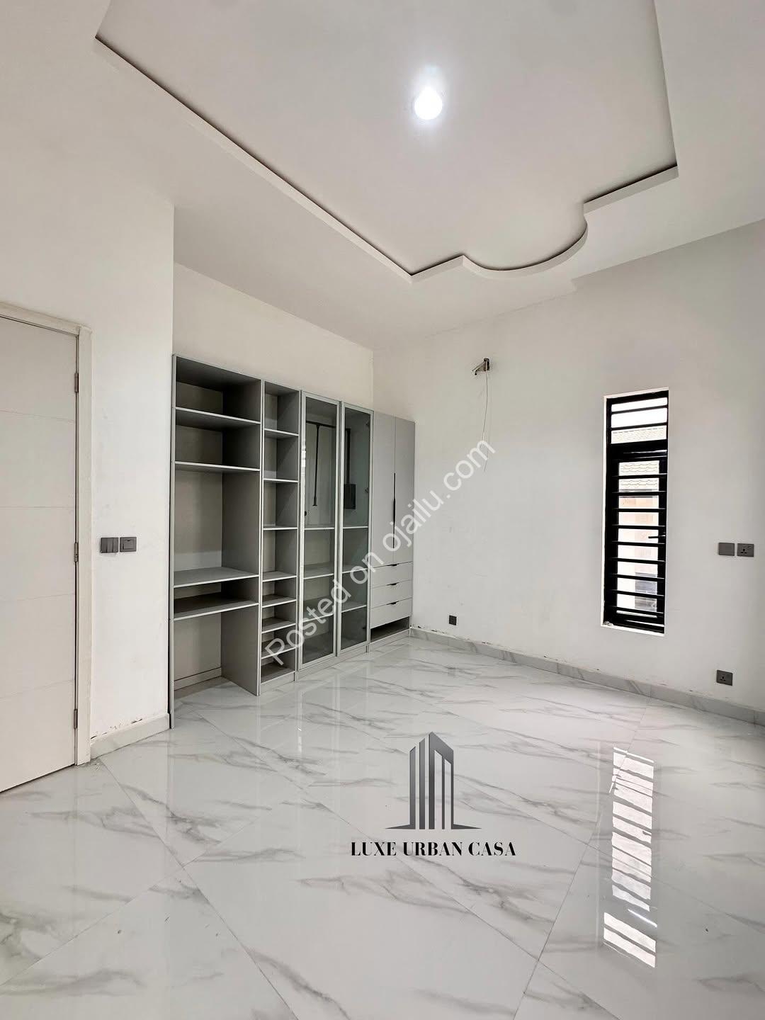 Chevron’s Premier 4-Bedroom Haven with Luxury Amenities