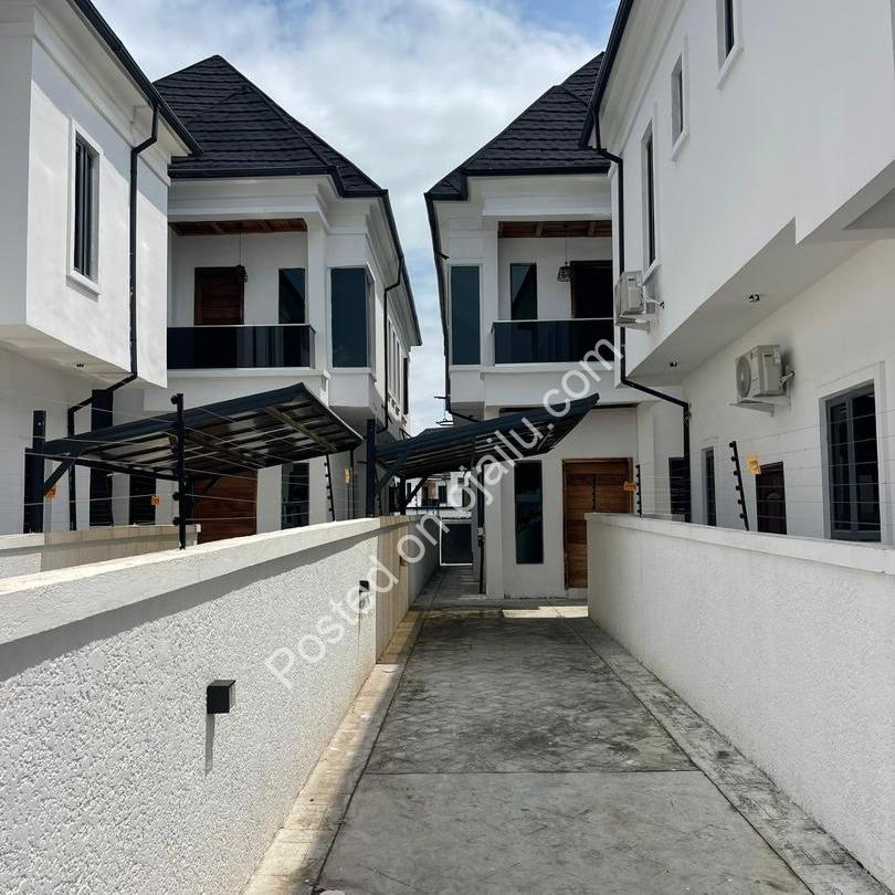 Exquisite 4-Bedroom Duplex in Prime Lekki