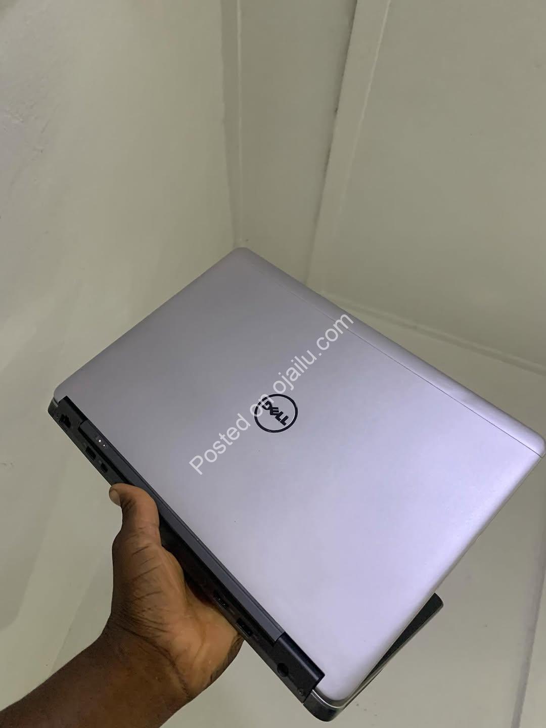 Unleash Power: Dell Latitude 7440 with i5 & Backlit Keyboard