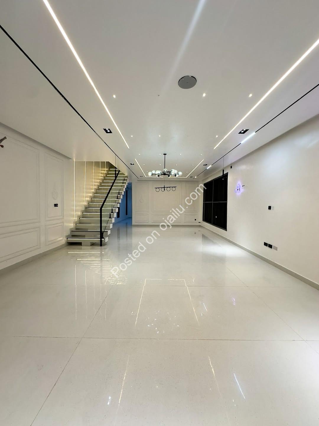 Exquisite 5-Bedroom Haven in Ajah’s Royal Garden Estate