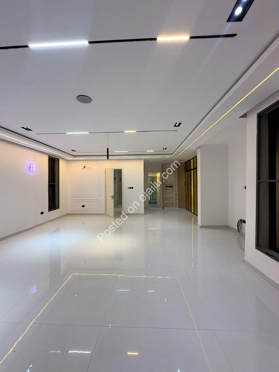 Exquisite 5-Bedroom Haven in Ajah’s Royal Garden Estate