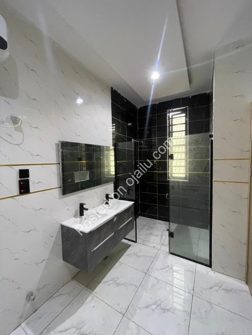 Sleek 4BR Terrace Duplex in Prime Lekki