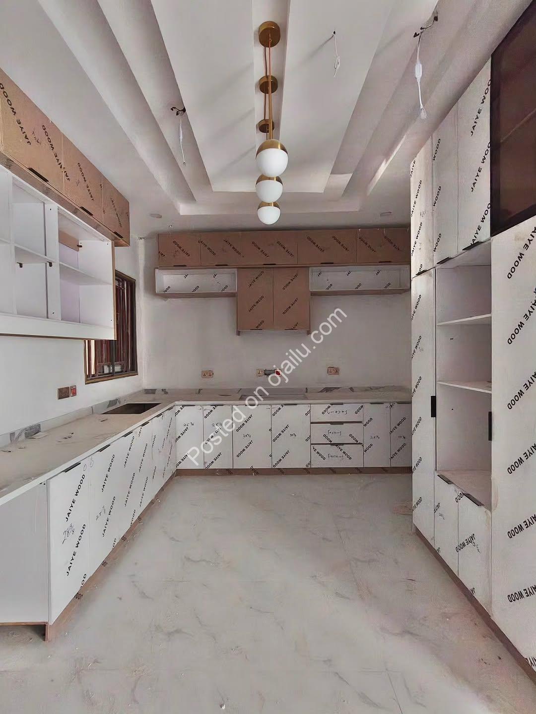 Ikeja GRA Grandeur: 4-Bed Ensuite Haven with BQ