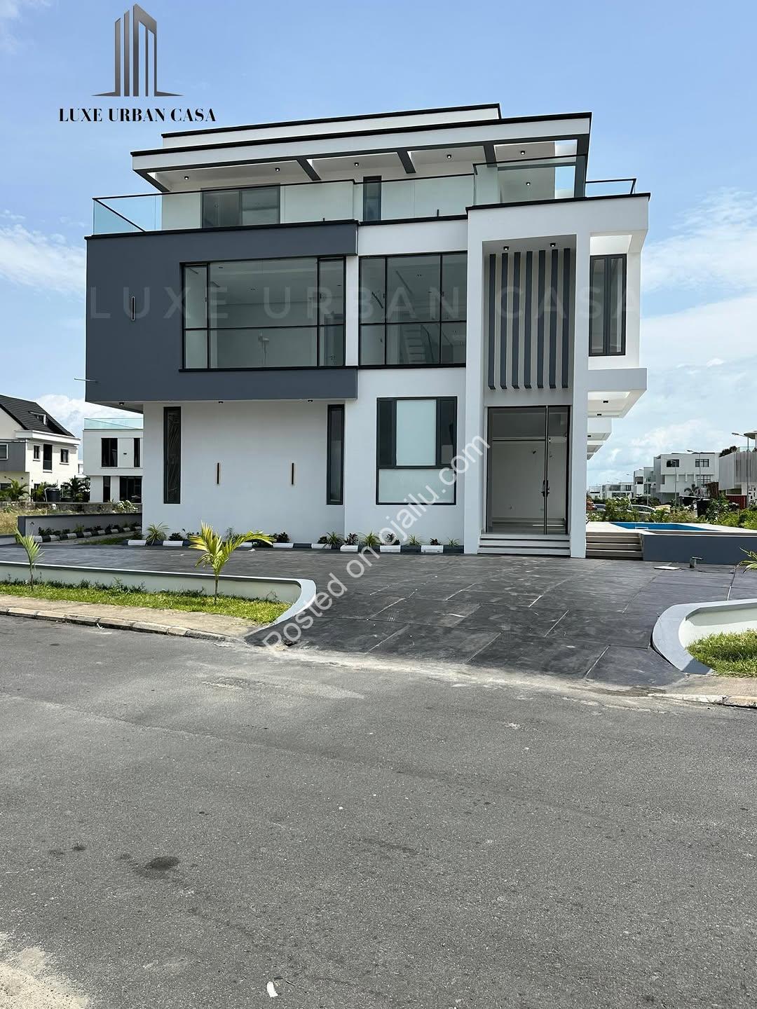 5-Bed Cinematic Haven in Lekki with Pool & Elevator