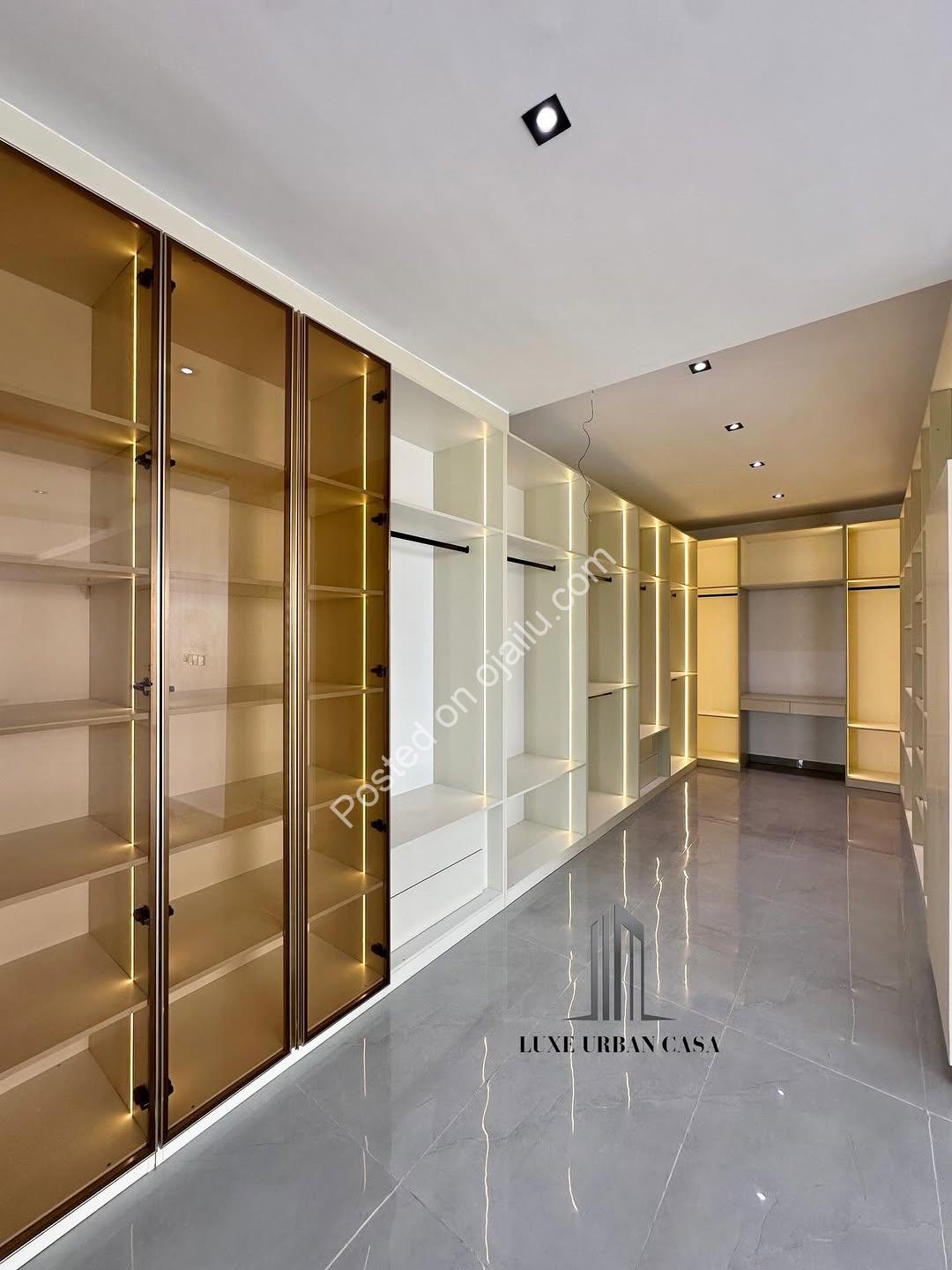 5-Bed Cinematic Haven in Lekki with Pool & Elevator