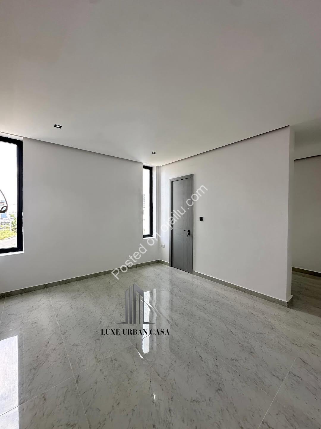 5-Bed Cinematic Haven in Lekki with Pool & Elevator