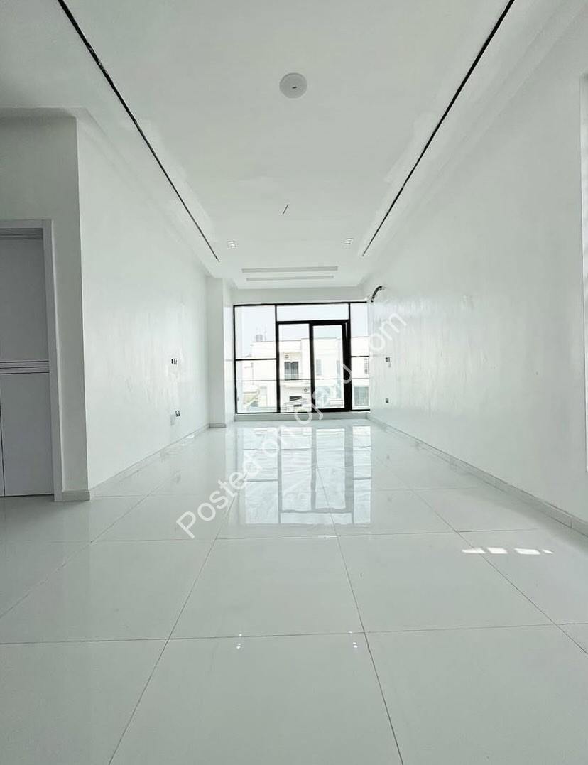 Lekki’s Ultimate 5-Bedroom Duplex with Pool