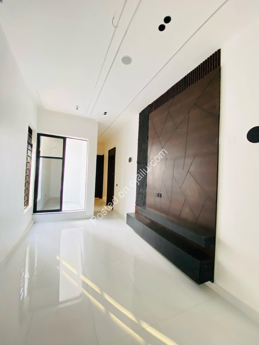 Exquisite 5-Bed Chevron Duplex | Prime Investment