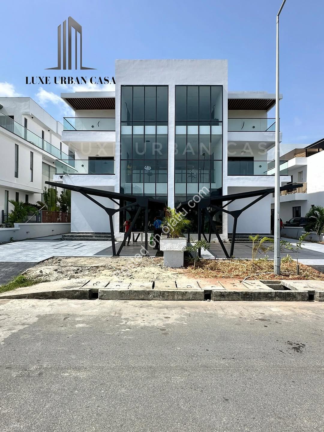Lagos Luxury: 5BR Semi-Detached with Private Cinema & Pool