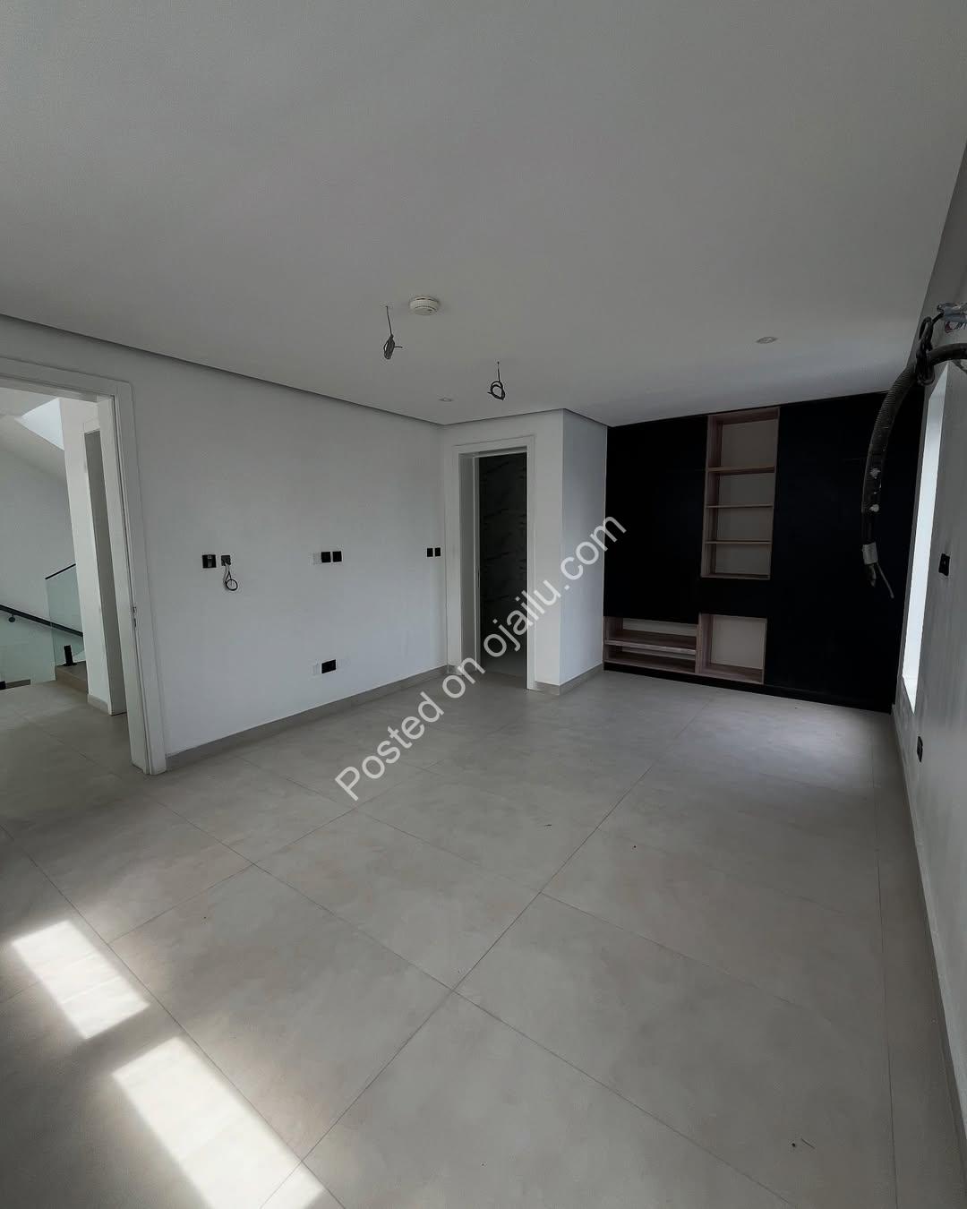 Lekki’s Ultimate 5-Bedroom Estate with Cinema & Pool