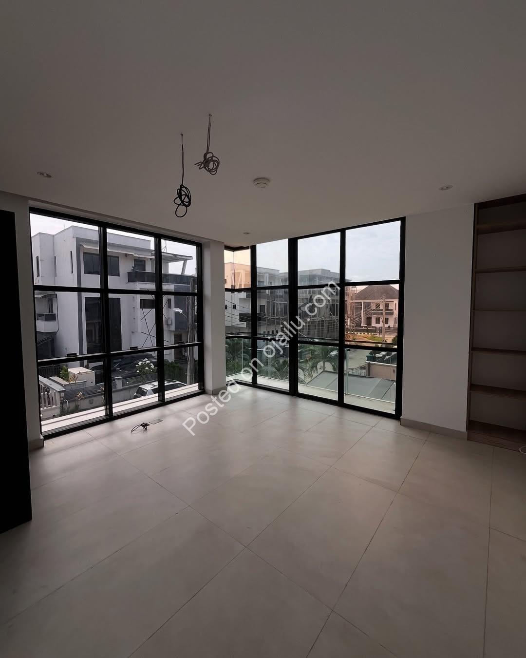 Lekki’s Ultimate 5-Bedroom Estate with Cinema & Pool