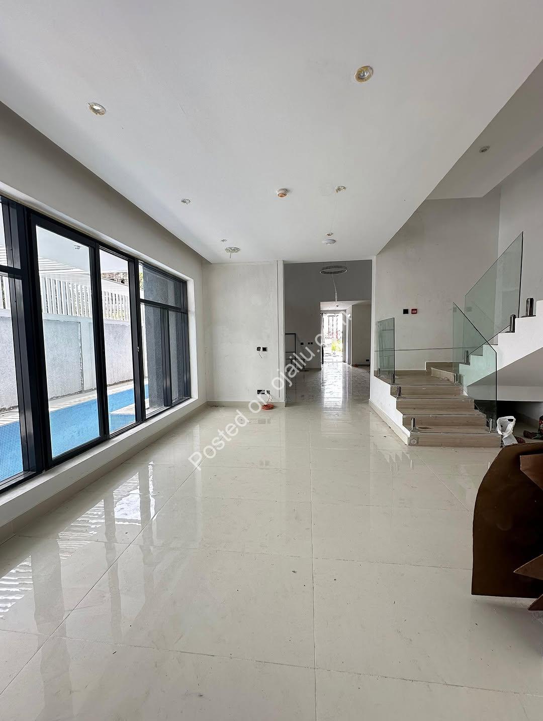 Sleek 5-Bed Duplex with Rooftop & Pool in Ikate