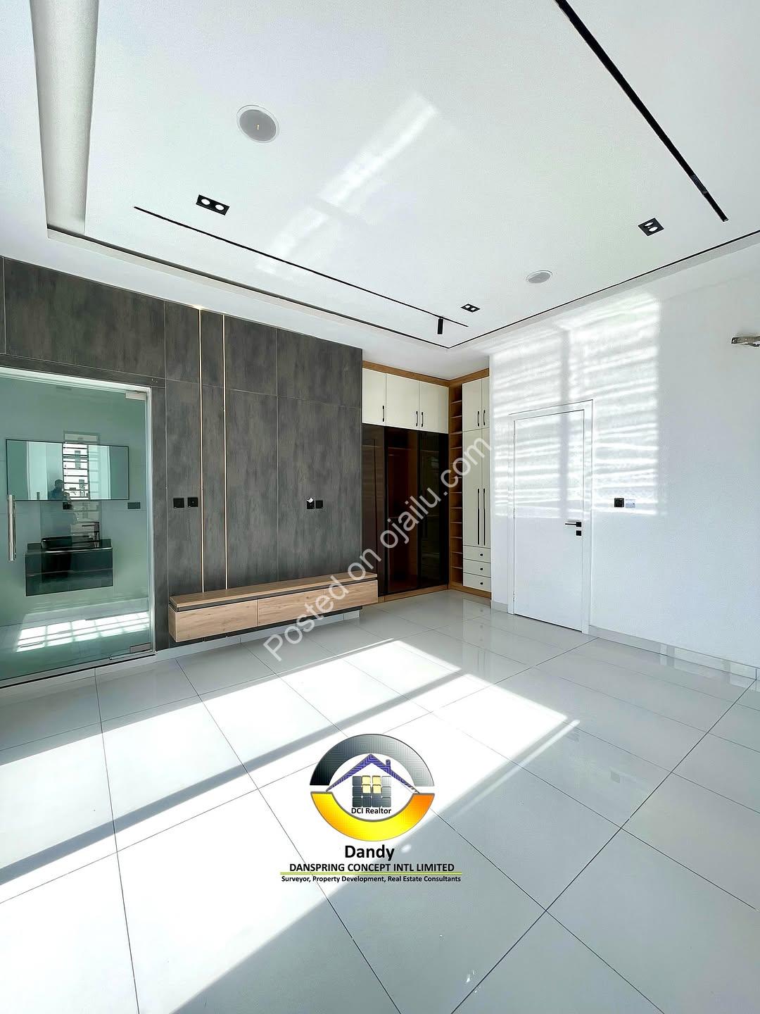 Lekki’s Finest: 4-Bed Ensuite Haven with BQ