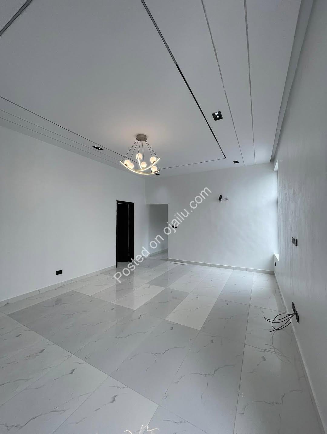 Stunning 5-Bedroom Duplex with Pool in Lekki