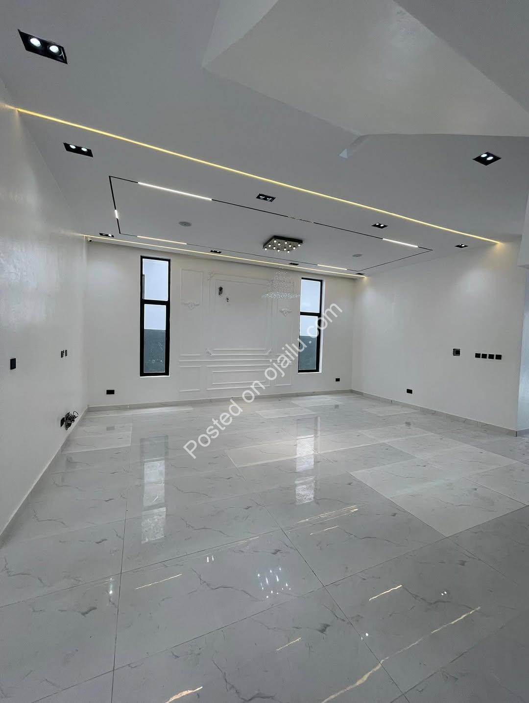 Stunning 5-Bedroom Duplex with Pool in Lekki