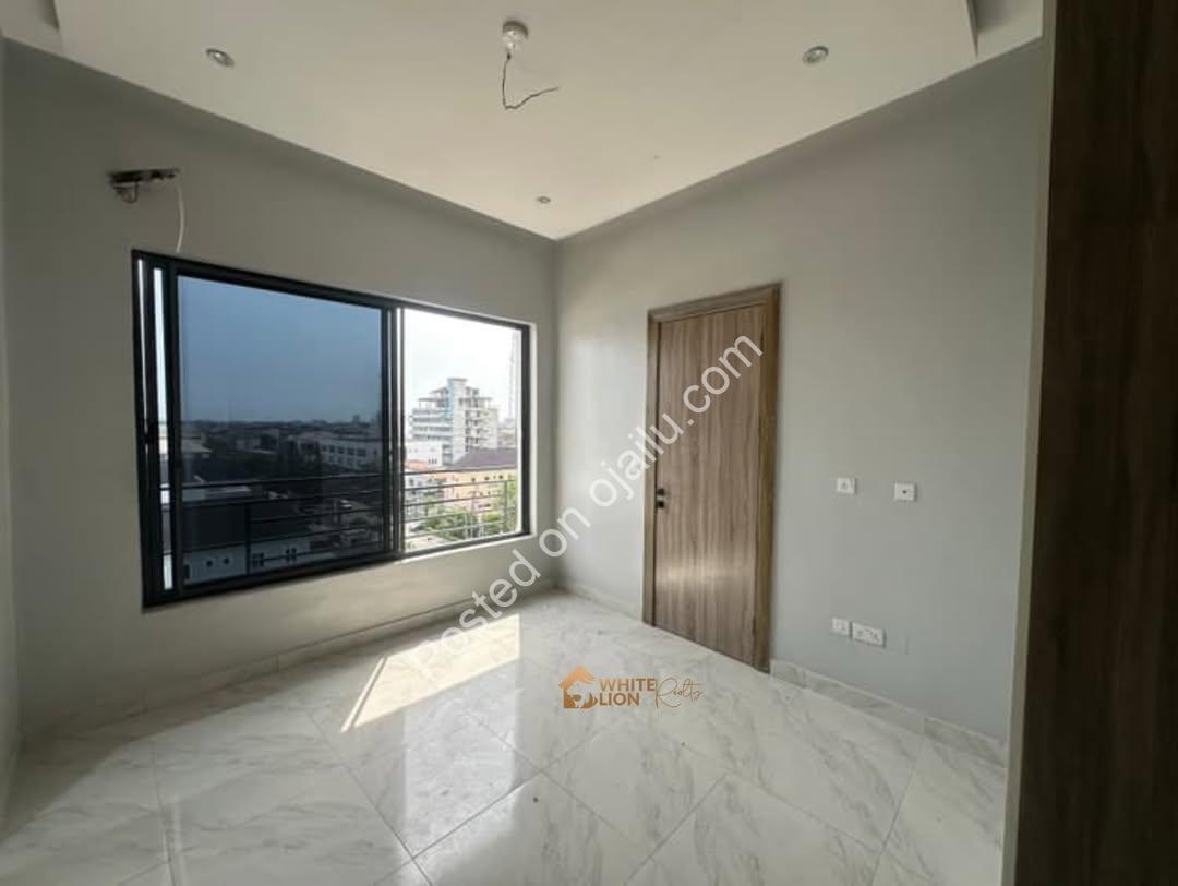 Lekki’s Finest 4-Bed Maisonette with Resort-Style Pool