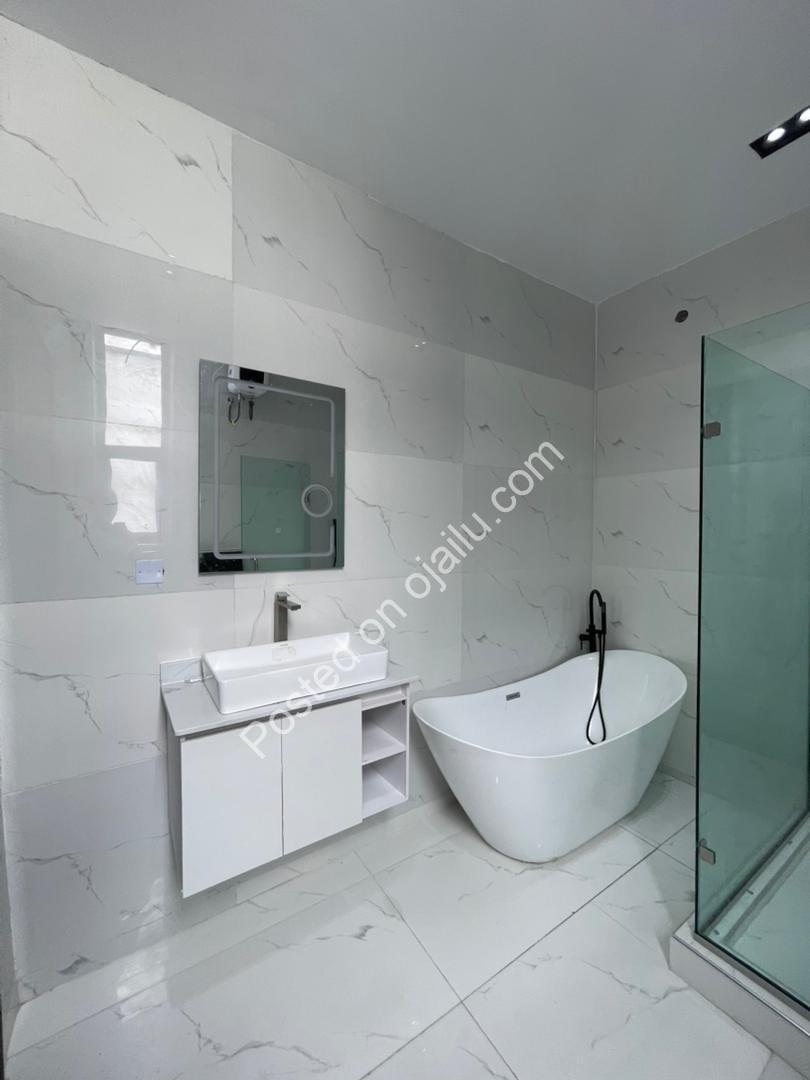 Chevron’s Finest: Your Private Poolside Sanctuary Awaits