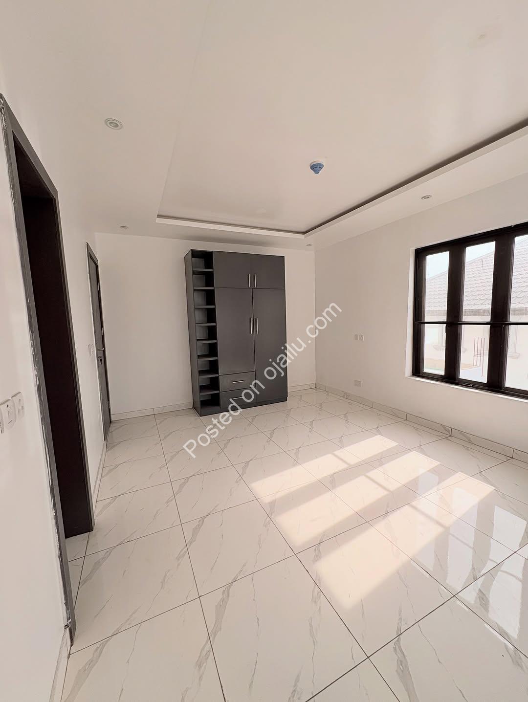 Elevator to Elegance: Ikate’s Premier 3-Bedroom Haven