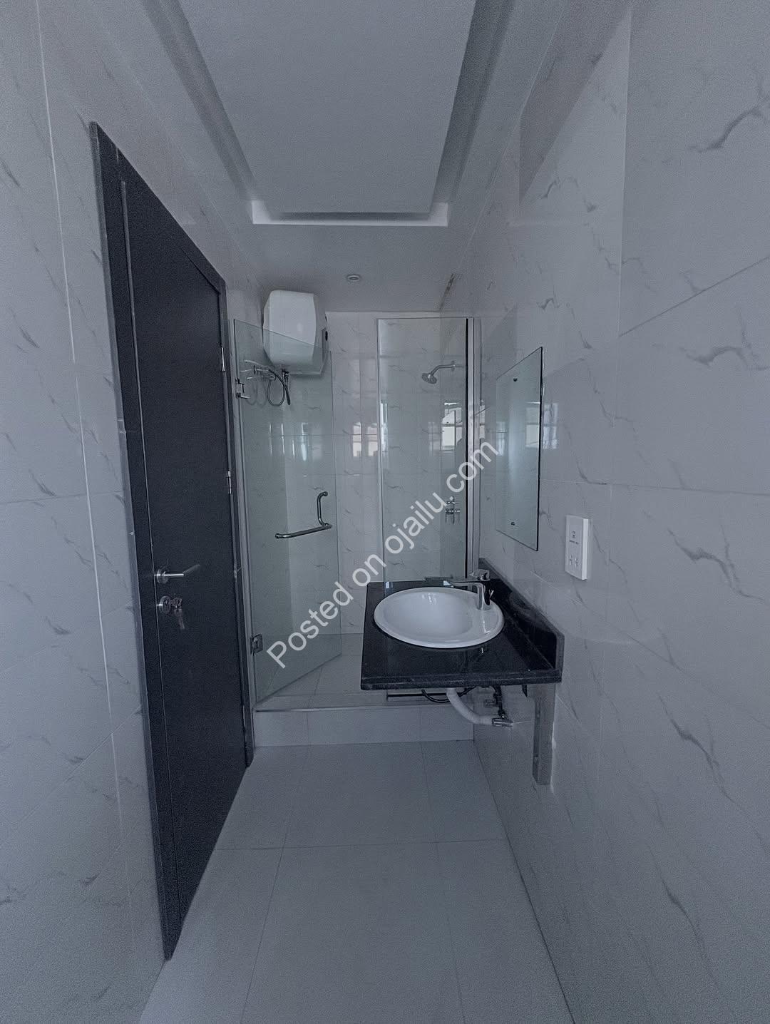 Elevator to Elegance: Ikate’s Premier 3-Bedroom Haven