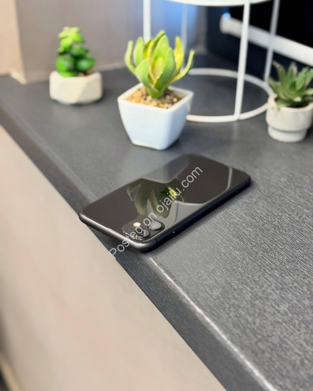 Unlock Premium Power: iPhone 11 128GB, Pristine & Complete