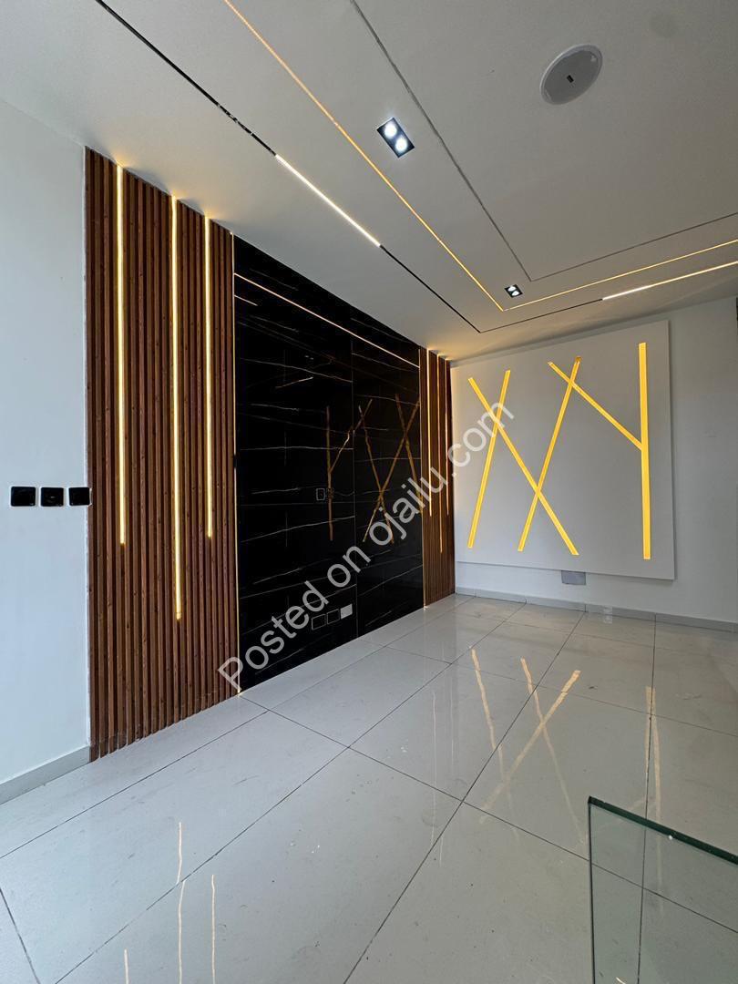 Lekki Luxury: 4-Bed Ensuite Duplex with BQ