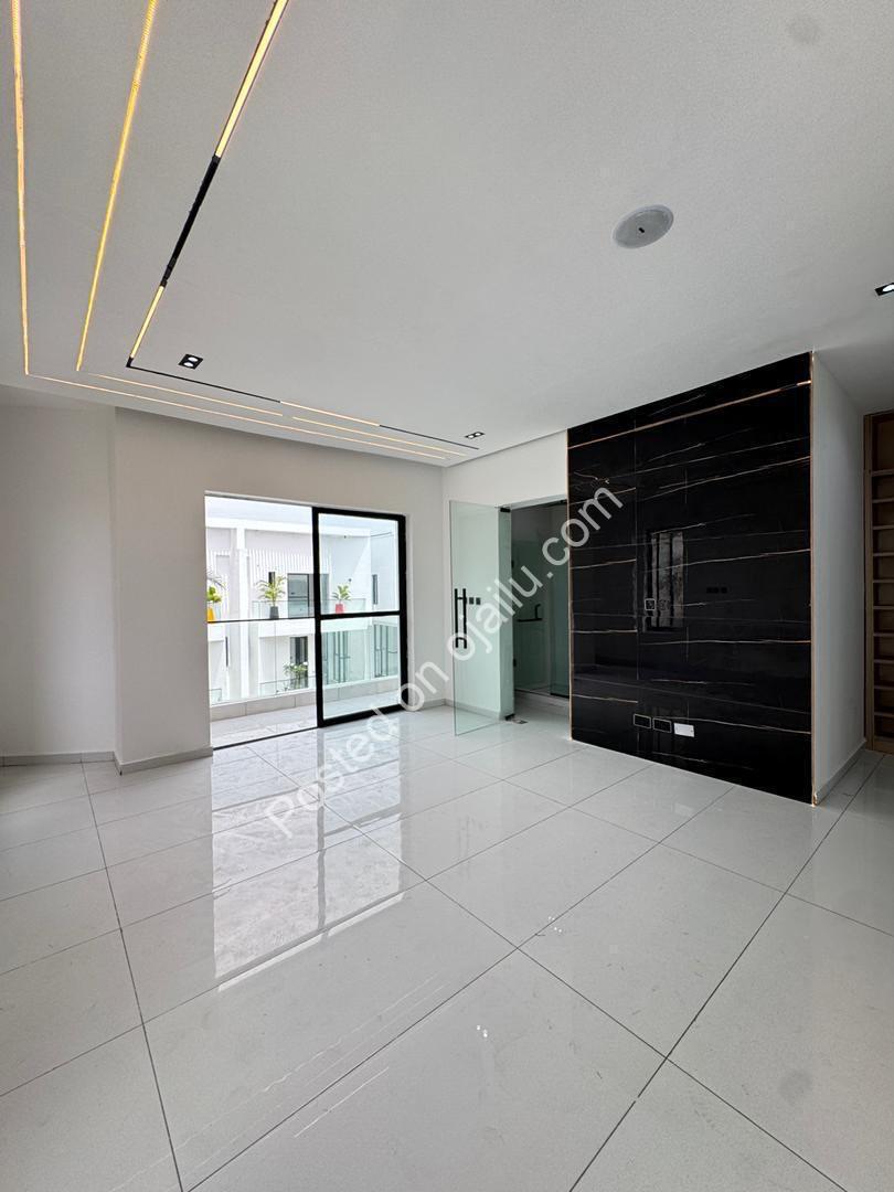 Lekki Luxury: 4-Bed Ensuite Duplex with BQ