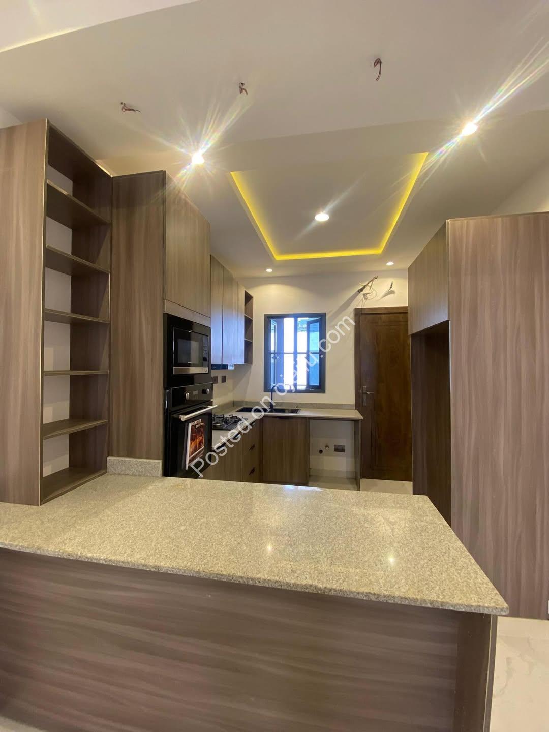 Lekki’s Finest: 2-Bed Luxury Haven with Gym & Balcony