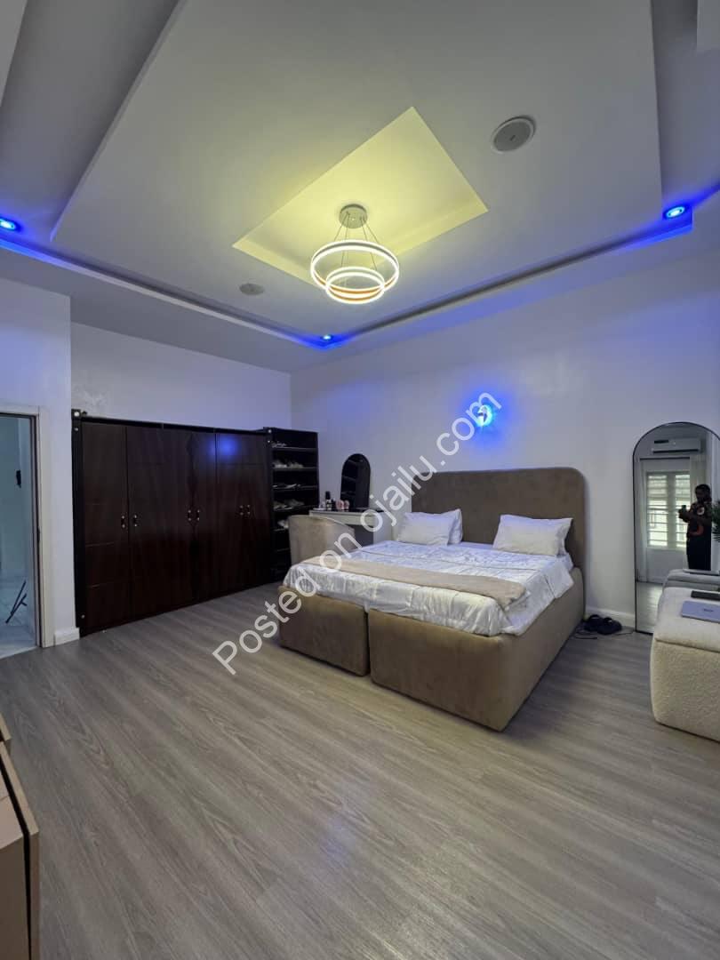 Distress Sale: Luxury 4-Bed Semi-Detached Duplex in Lekki