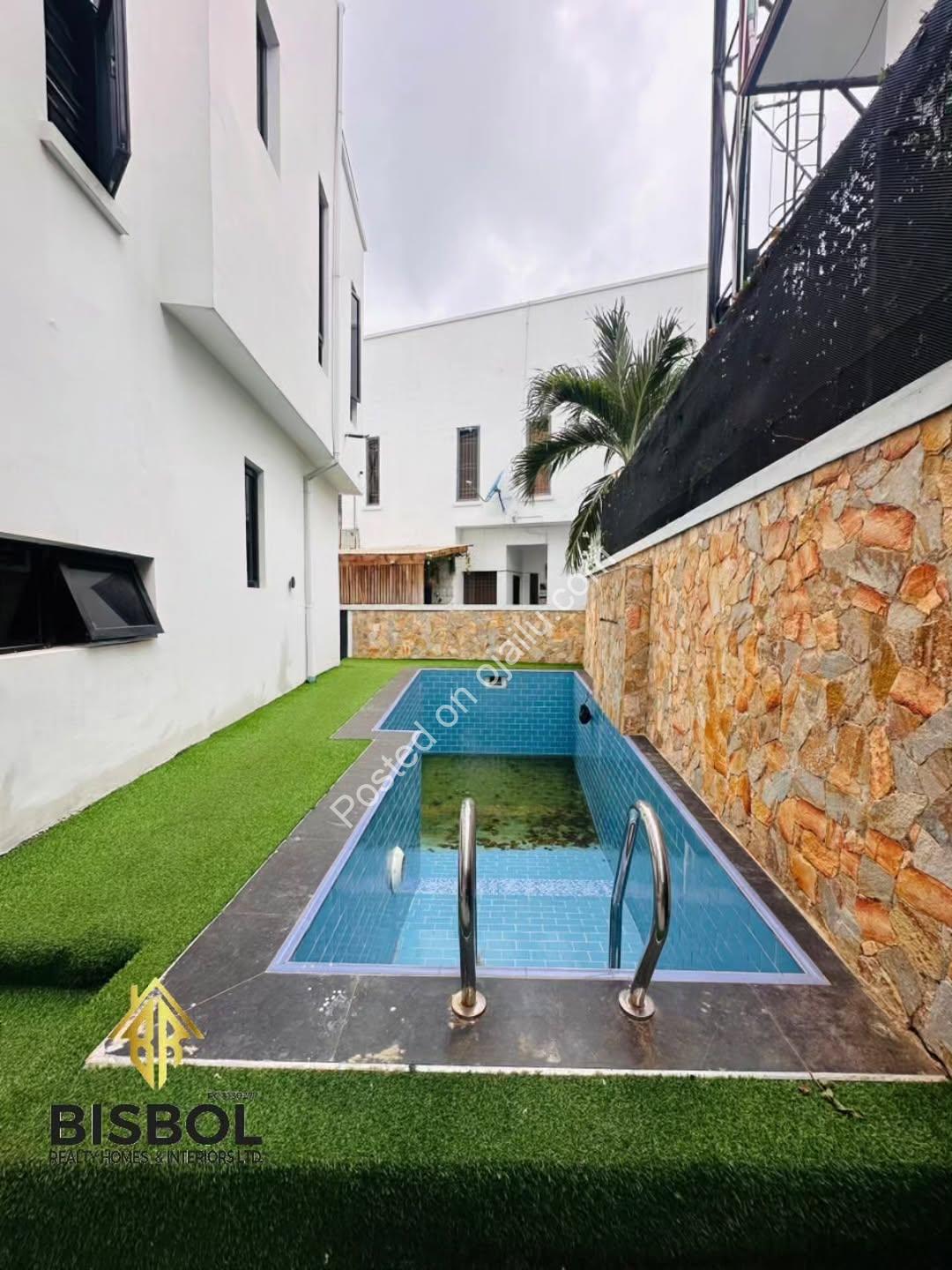 Lekki’s Ultimate 5-Bedroom Luxury Estate Home