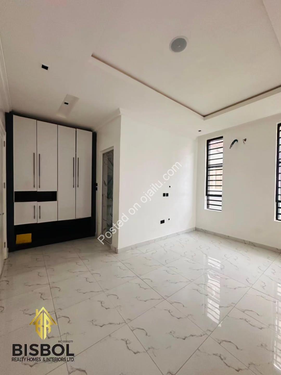 Lekki’s Ultimate 5-Bedroom Luxury Estate Home