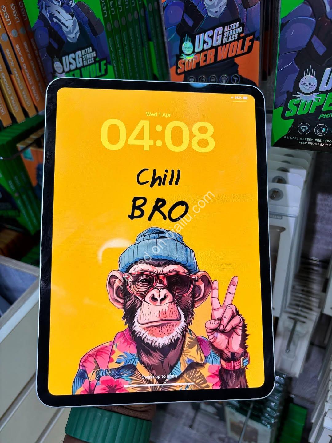 Unleash Creativity: iPad Pro M4 & Magic Keyboard Bundle