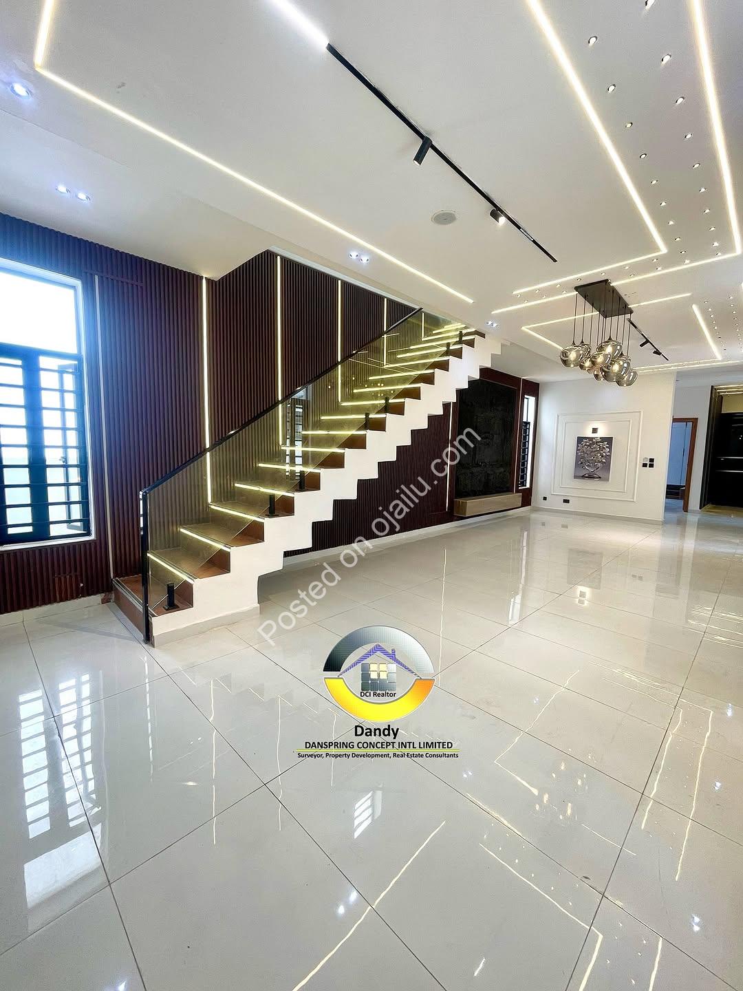 Opulent 5-Bedroom Estate with Resort-Style Pool in Lekki