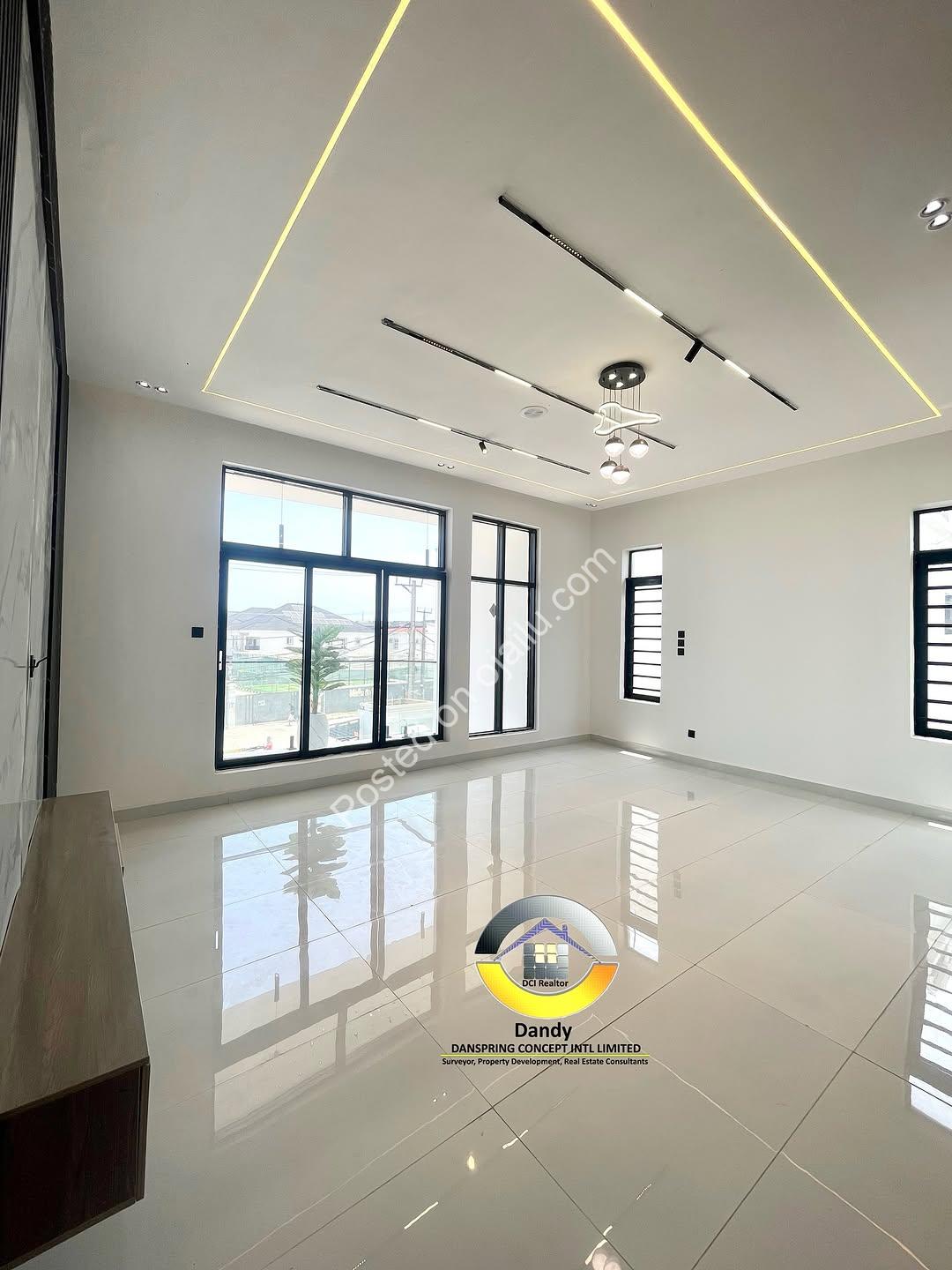 Opulent 5-Bedroom Estate with Resort-Style Pool in Lekki