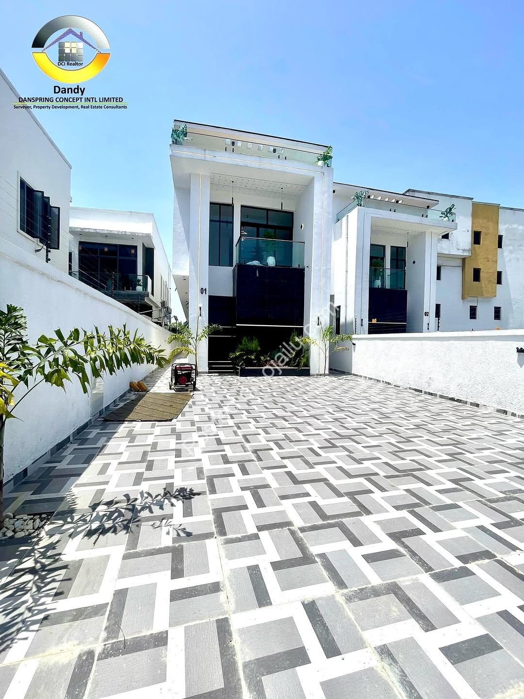 Opulent 5-Bedroom Estate with Resort-Style Pool in Lekki