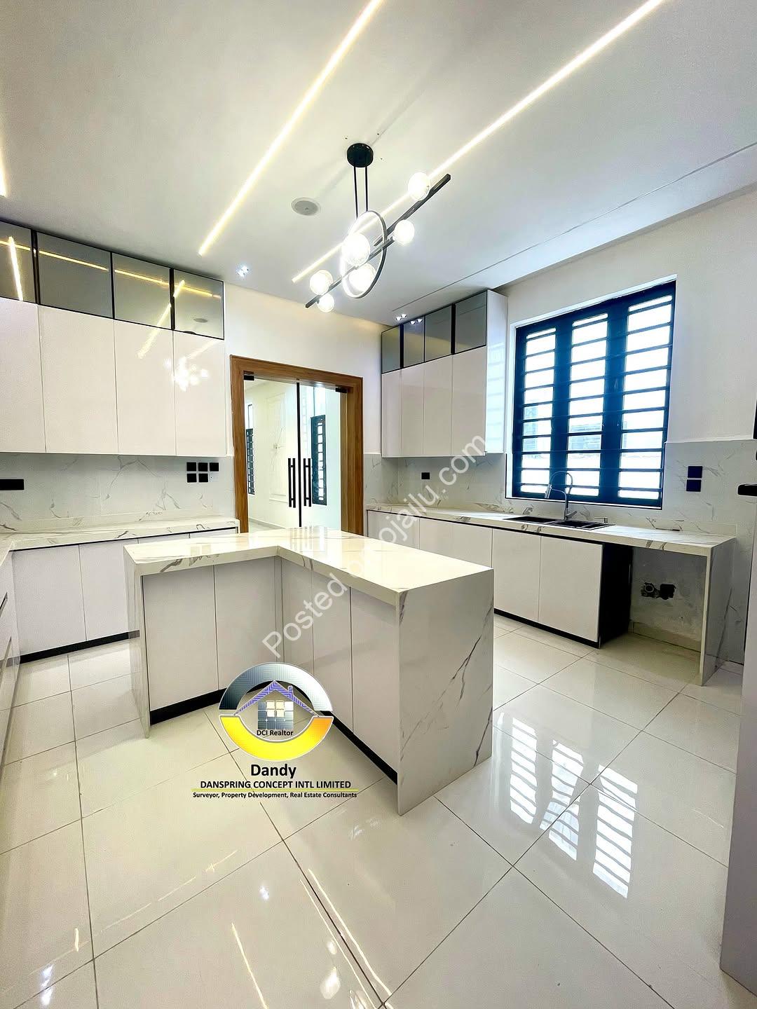Opulent 5-Bedroom Estate with Resort-Style Pool in Lekki