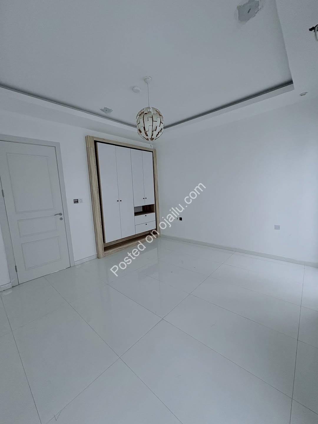 Cinema & Pool: Your 6-Bed Ajah Dream Home