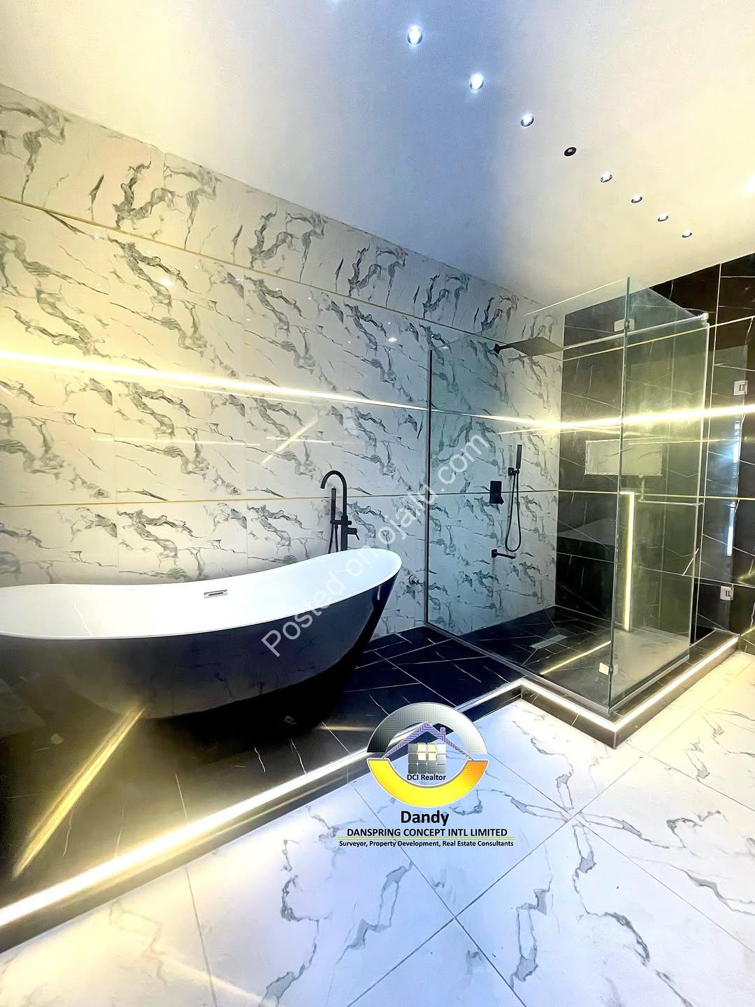 Lekki’s Ultimate 5-Bedroom Oasis with Pool & Rooftop