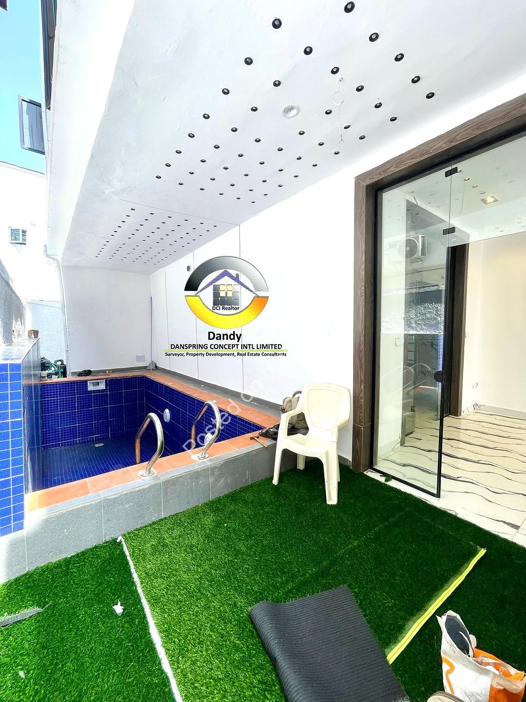 Lekki’s Ultimate 5-Bedroom Oasis with Pool & Rooftop