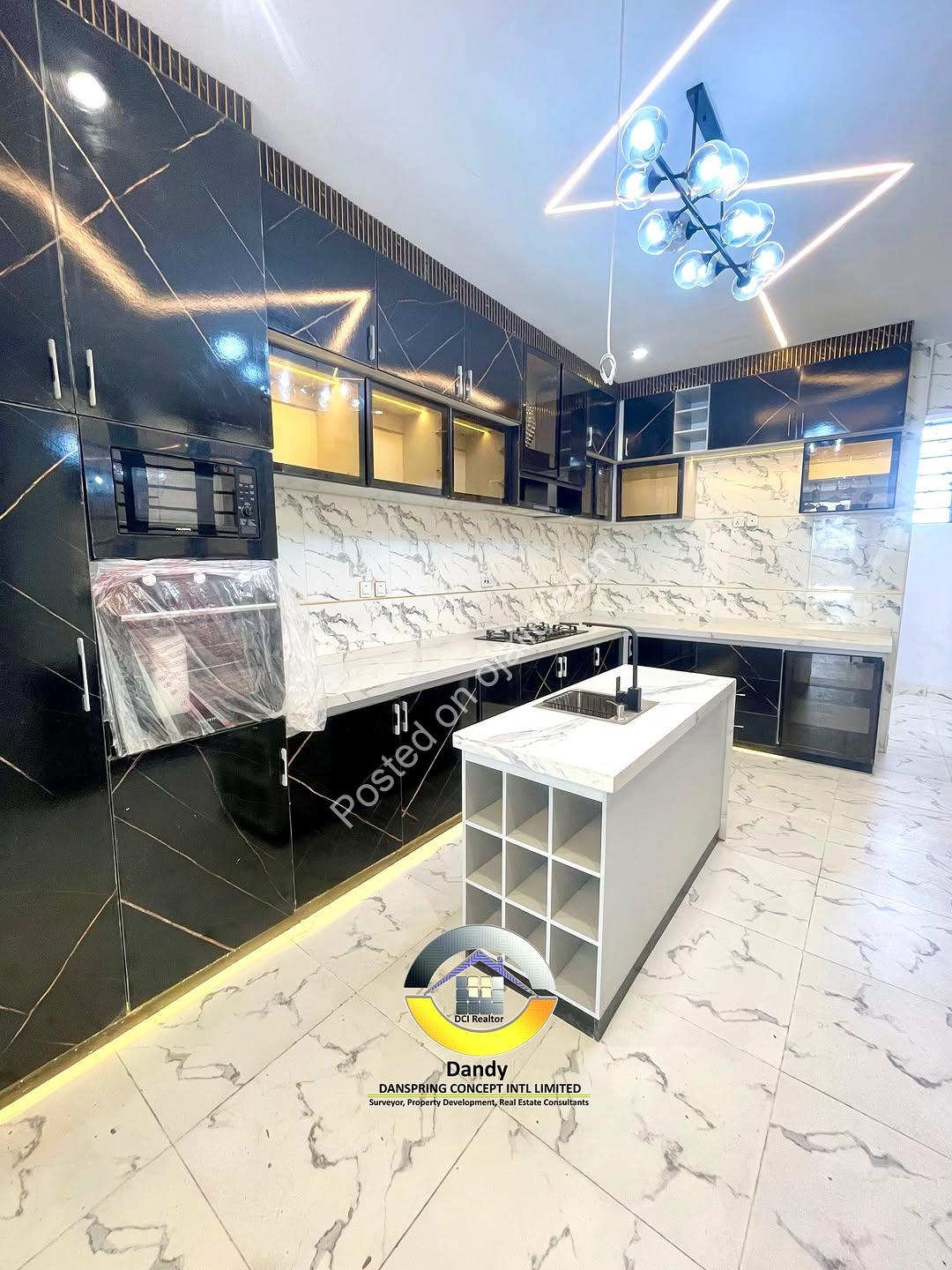 Lekki’s Ultimate 5-Bedroom Oasis with Pool & Rooftop